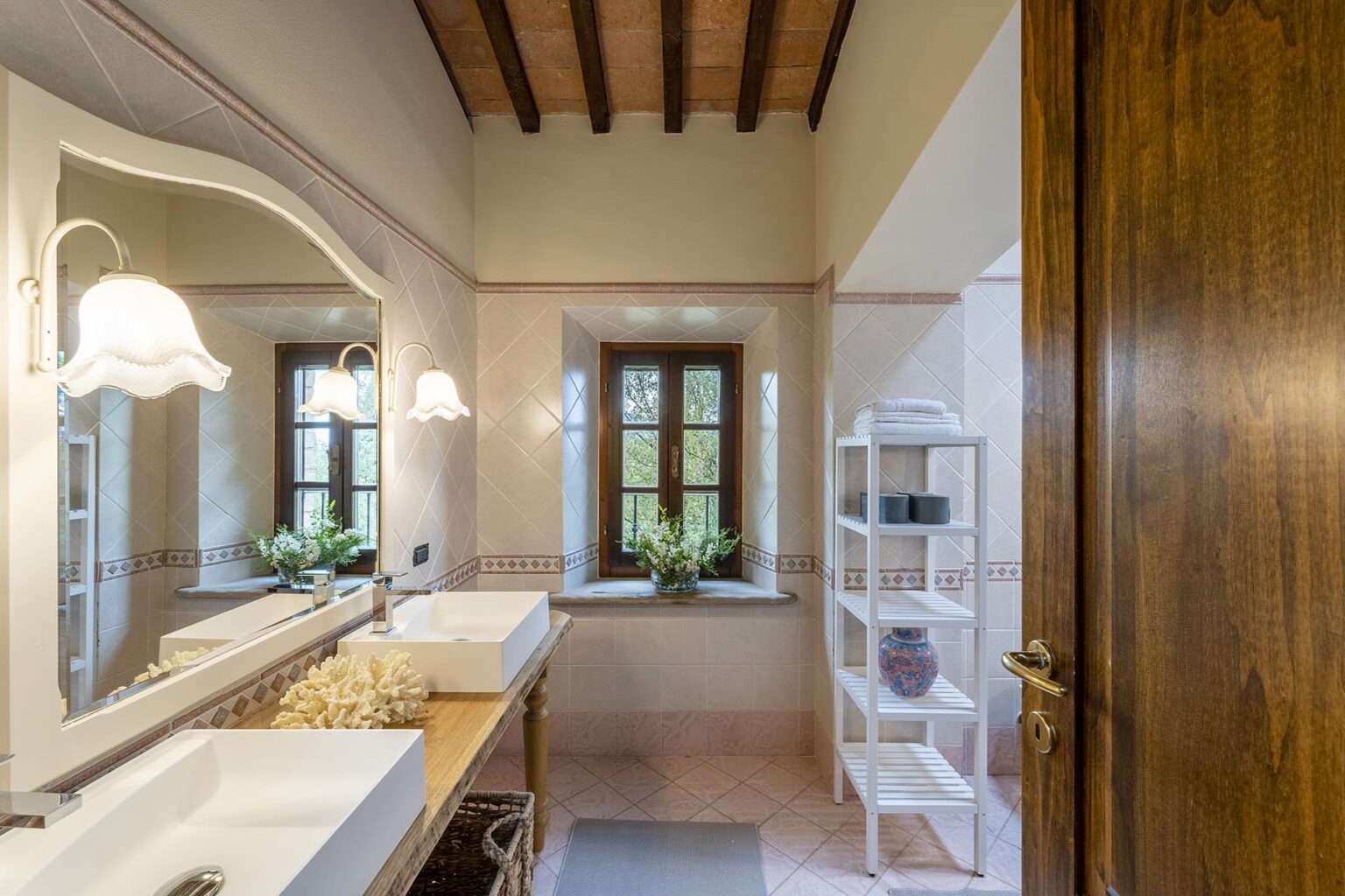 Chianti Enchanting Farmhouse | Tuscany image 27 | Only on SopranoVillas