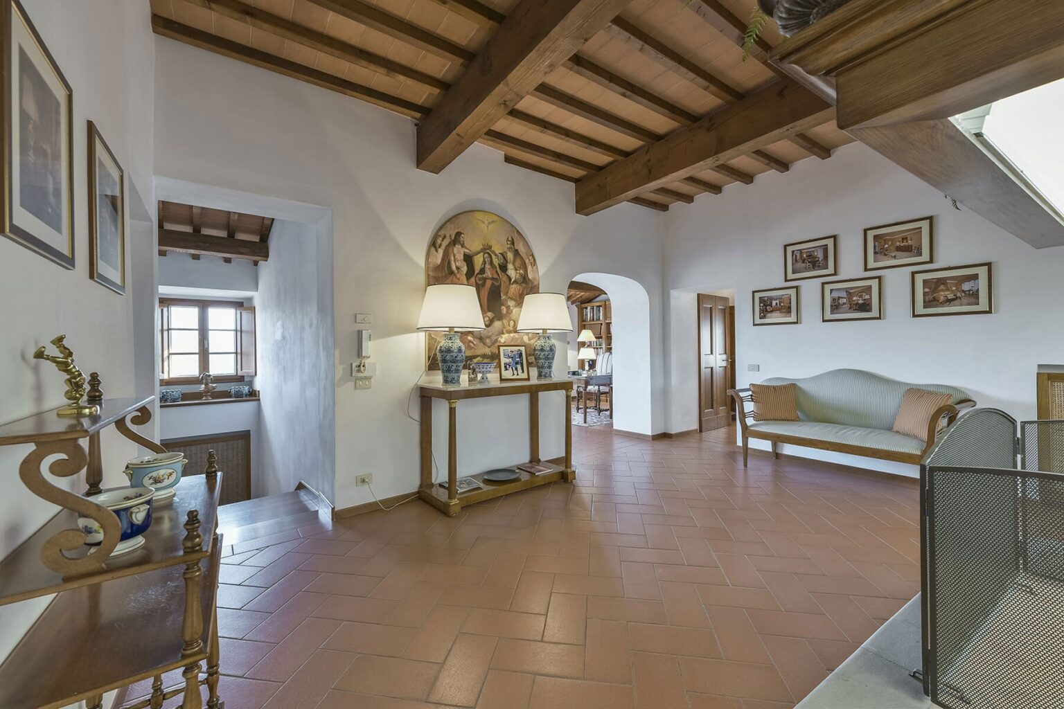 Valdarno Elegant Farmhouse | Tuscany image 15 | Only on SopranoVillas
