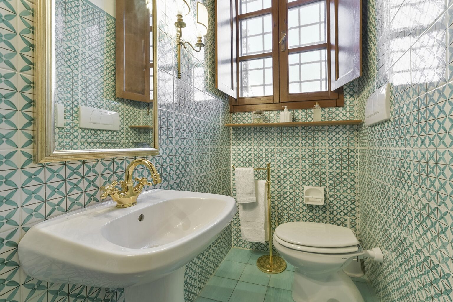 Valdarno Elegant Farmhouse | Tuscany image 21 | Only on SopranoVillas