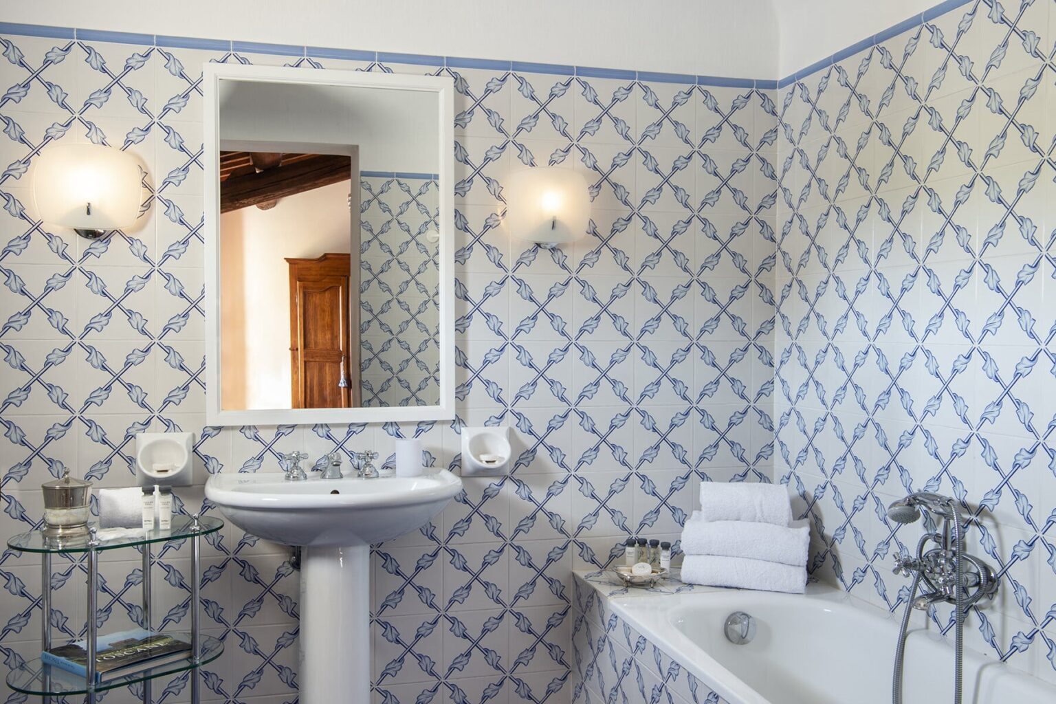 Valdarno Elegant Farmhouse | Tuscany image 20 | Only on SopranoVillas