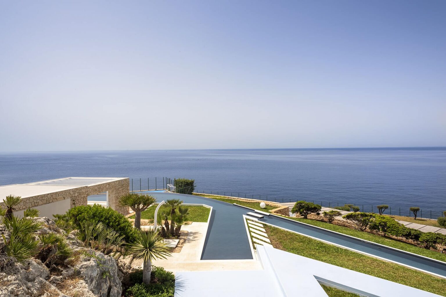 Syracuse Luxury Seafront Villa | Sicily image 4 | Only on SopranoVillas