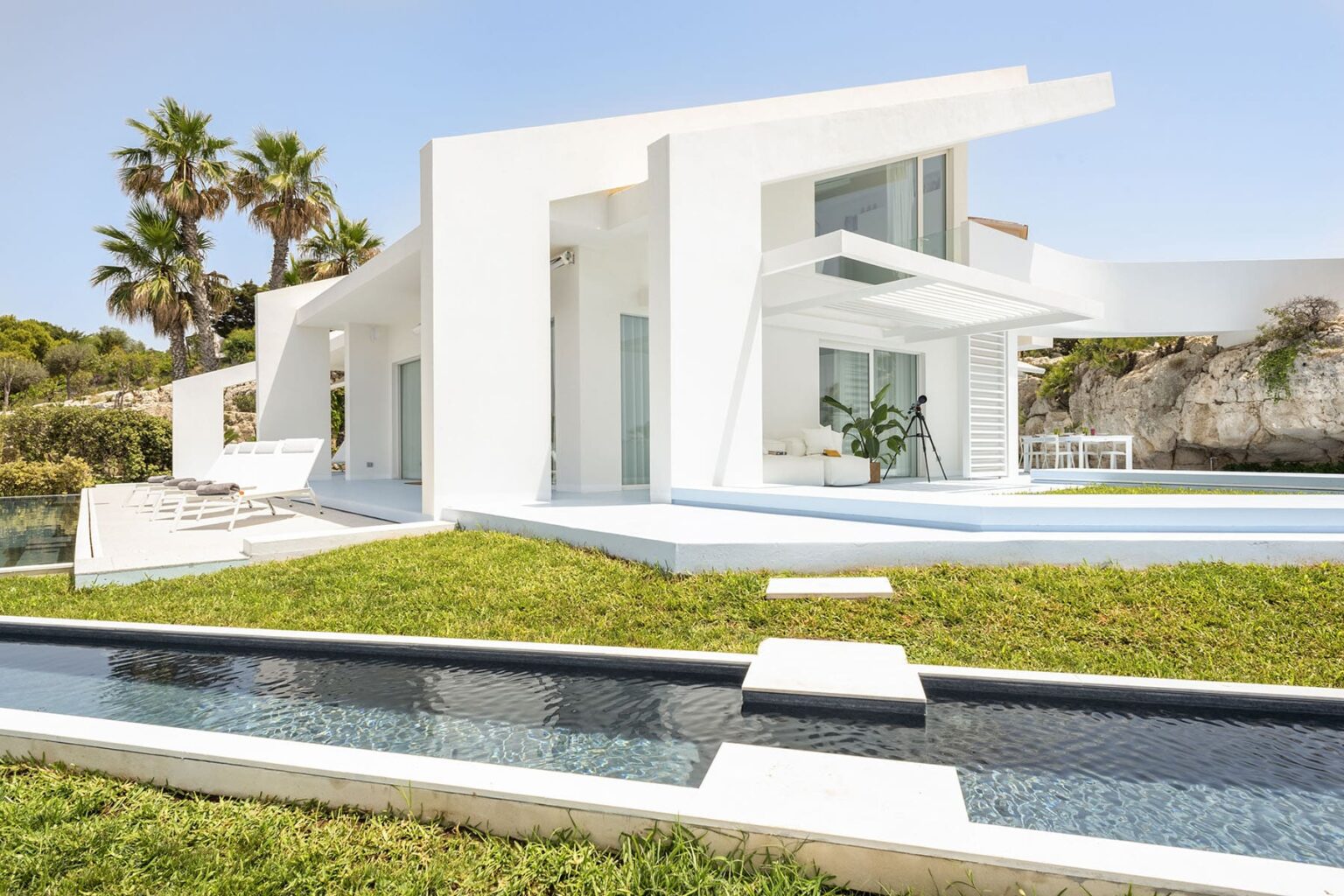 Syracuse Luxury Seafront Villa | Sicily image 40 | Only on SopranoVillas