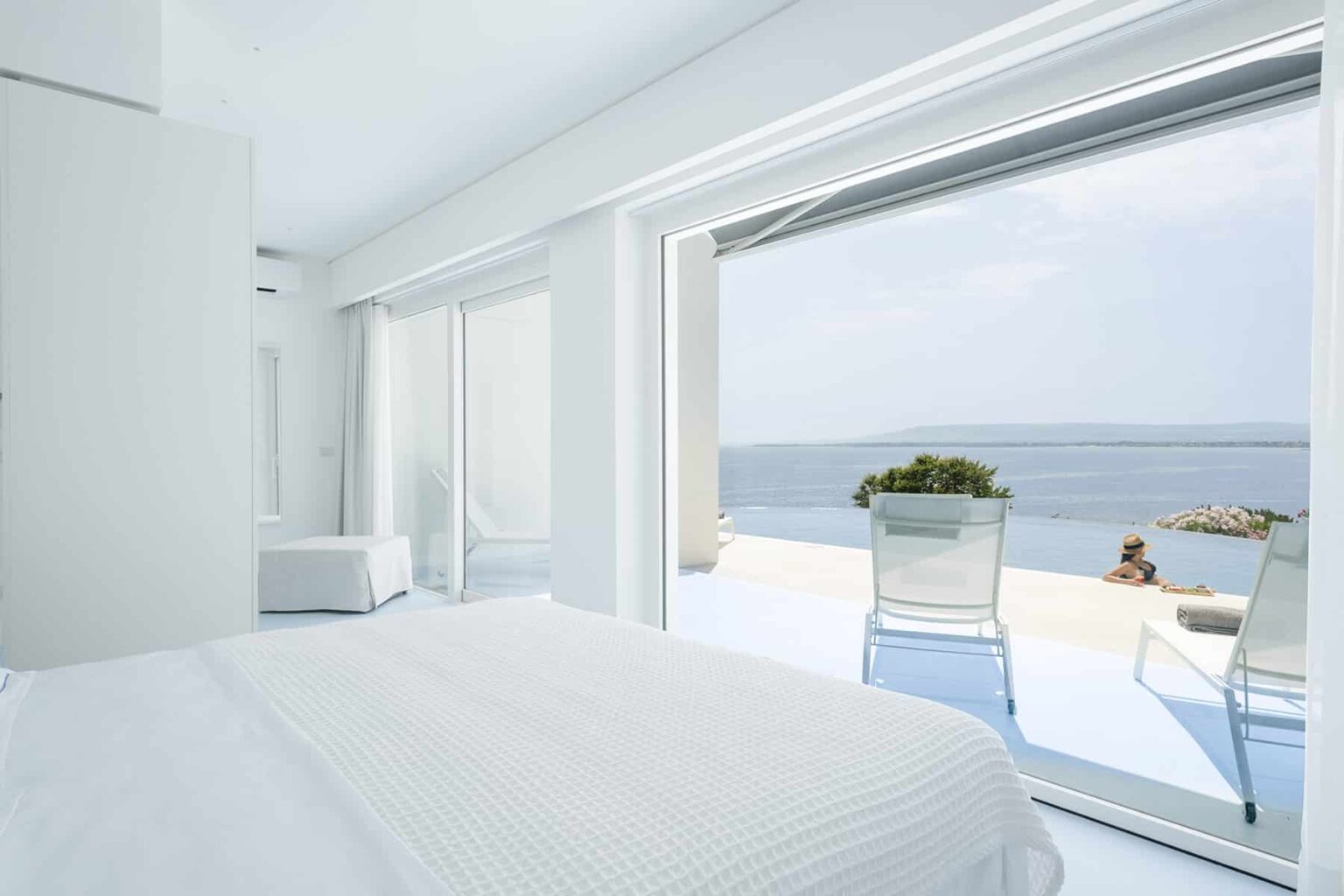 Syracuse Luxury Seafront Villa | Sicily image 29 | Only on SopranoVillas