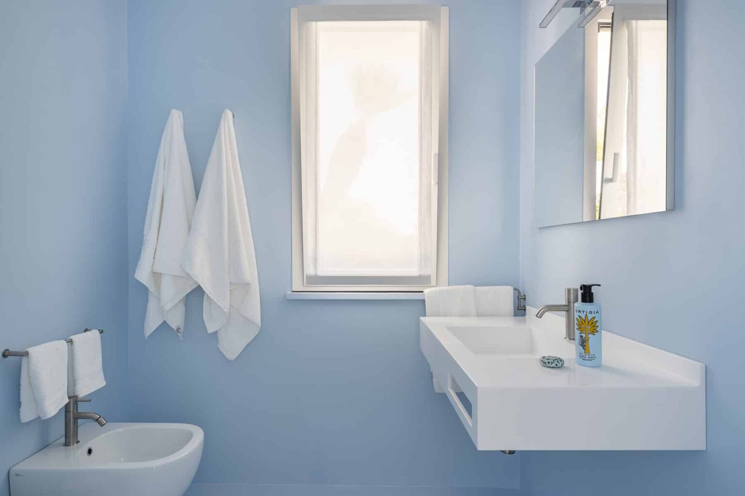 Syracuse Luxury Seafront Villa | Sicily image 38 | Only on SopranoVillas