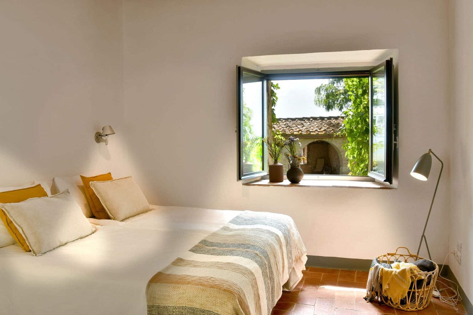 Chianti Large Villa | Tuscany image 32 | Only on SopranoVillas