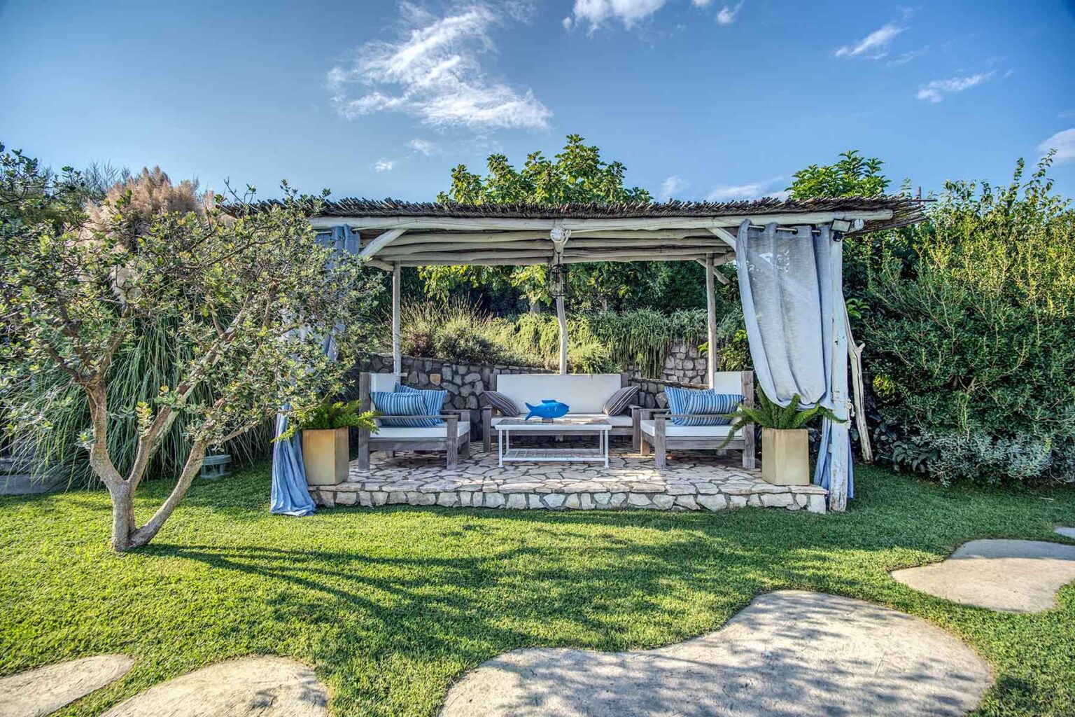 Sorrento Cliffside Villa | Amalfi Coast image 10 | Only on SopranoVillas