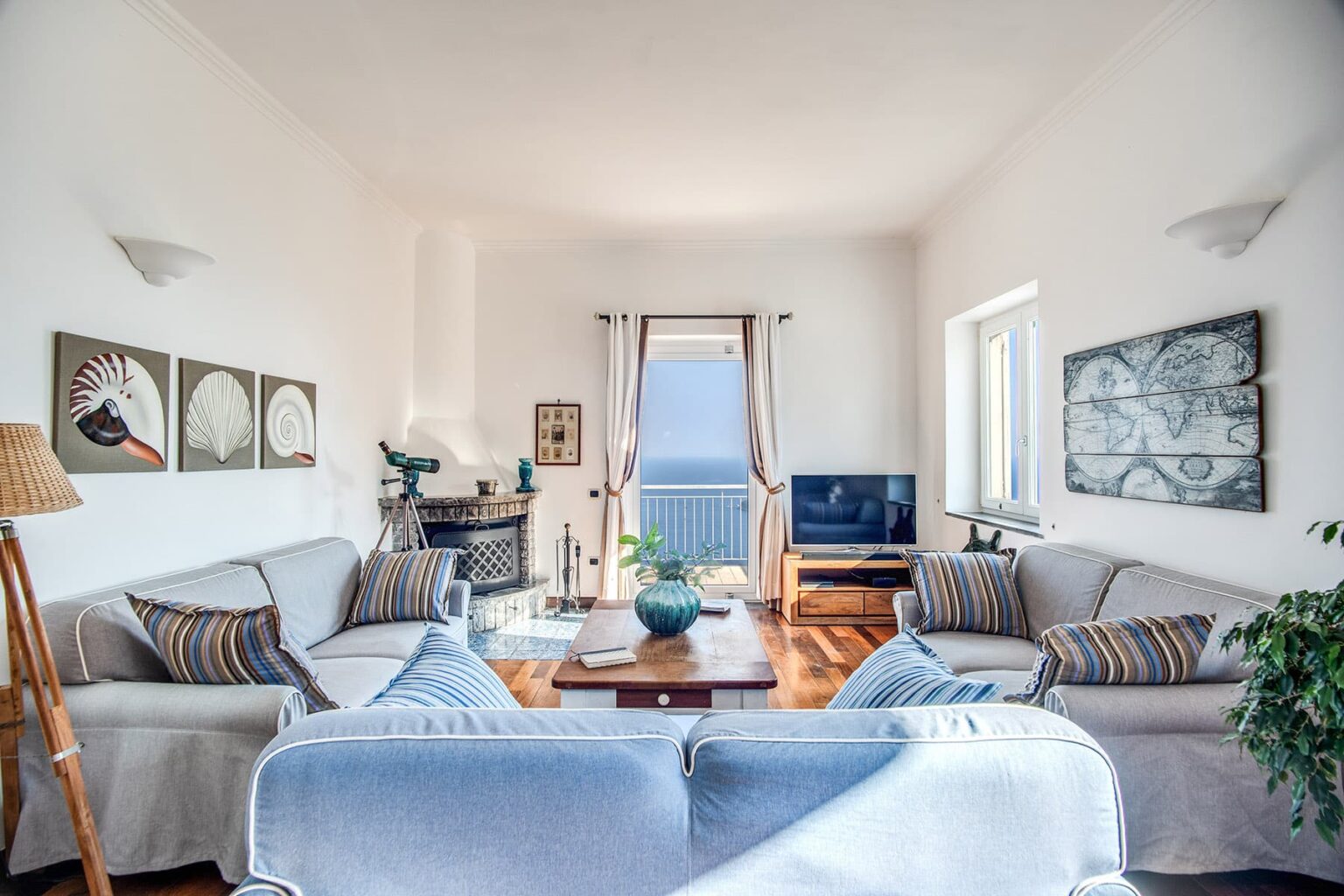 Sorrento Cliffside Villa | Amalfi Coast image 16 | Only on SopranoVillas