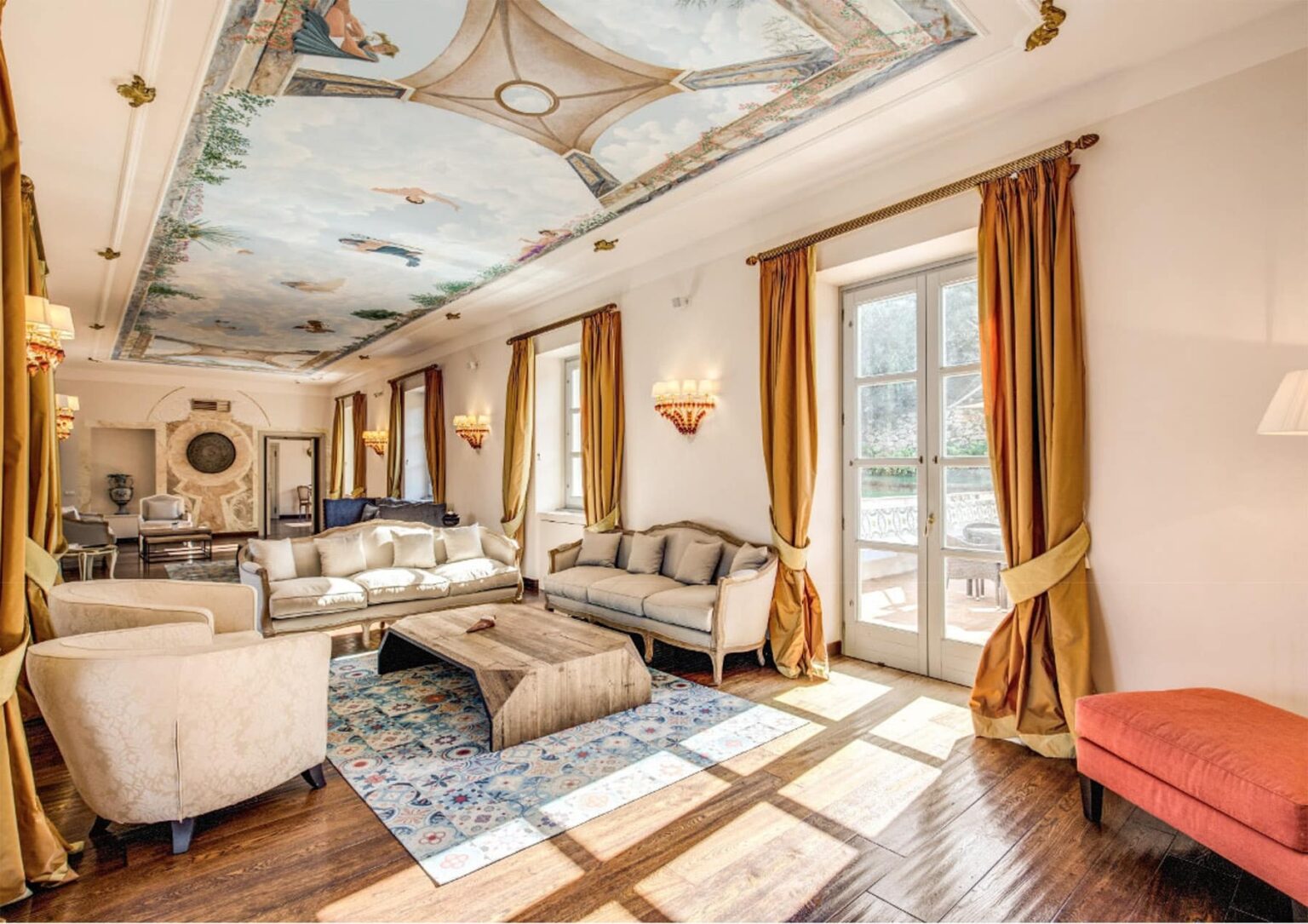 Sorrento Grand Mansion | Amalfi Coast image 10 | Only on SopranoVillas