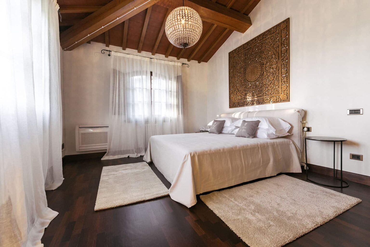 Enchanting Countryside Villa | Tuscany image 13 | Only on SopranoVillas