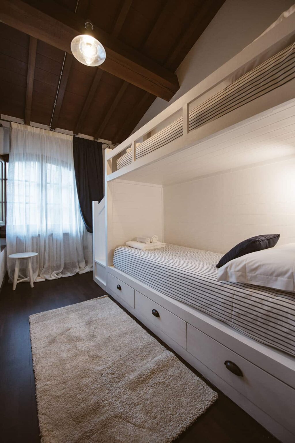 Enchanting Countryside Villa | Tuscany image 22 | Only on SopranoVillas