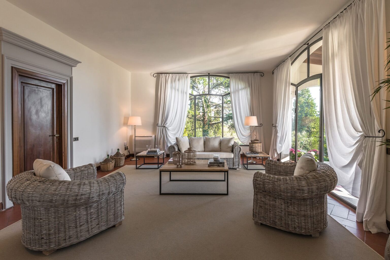 Enchanting Countryside Villa | Tuscany image 5 | Only on SopranoVillas