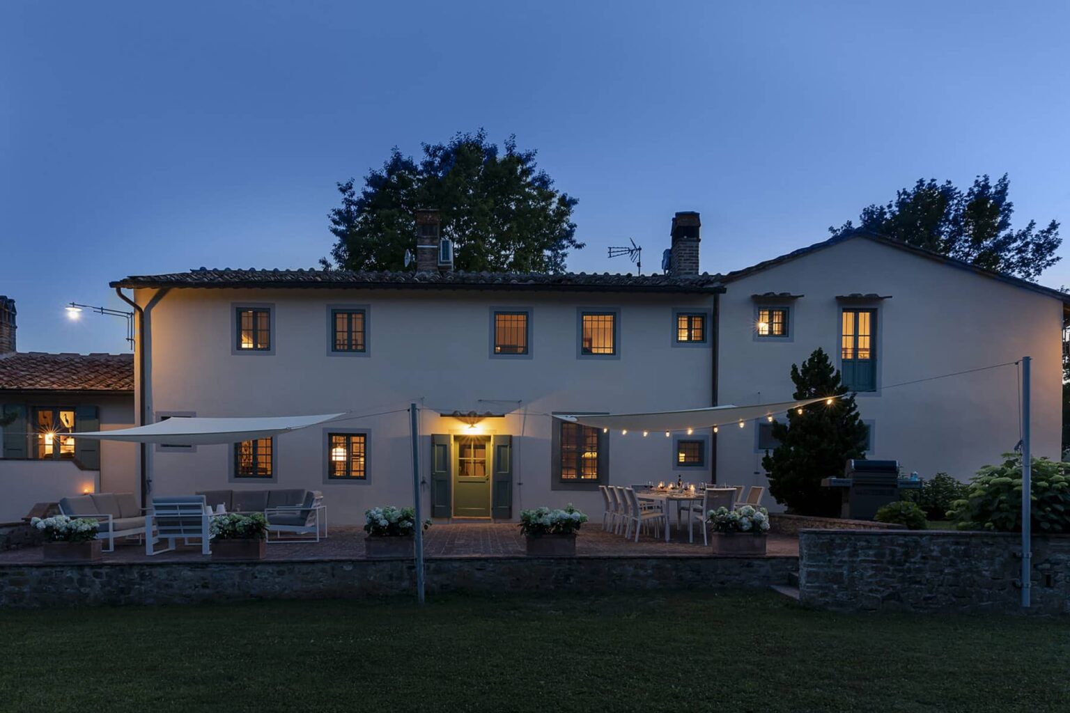 Florence Stylish Villa | Tuscany image 5 | Only on SopranoVillas