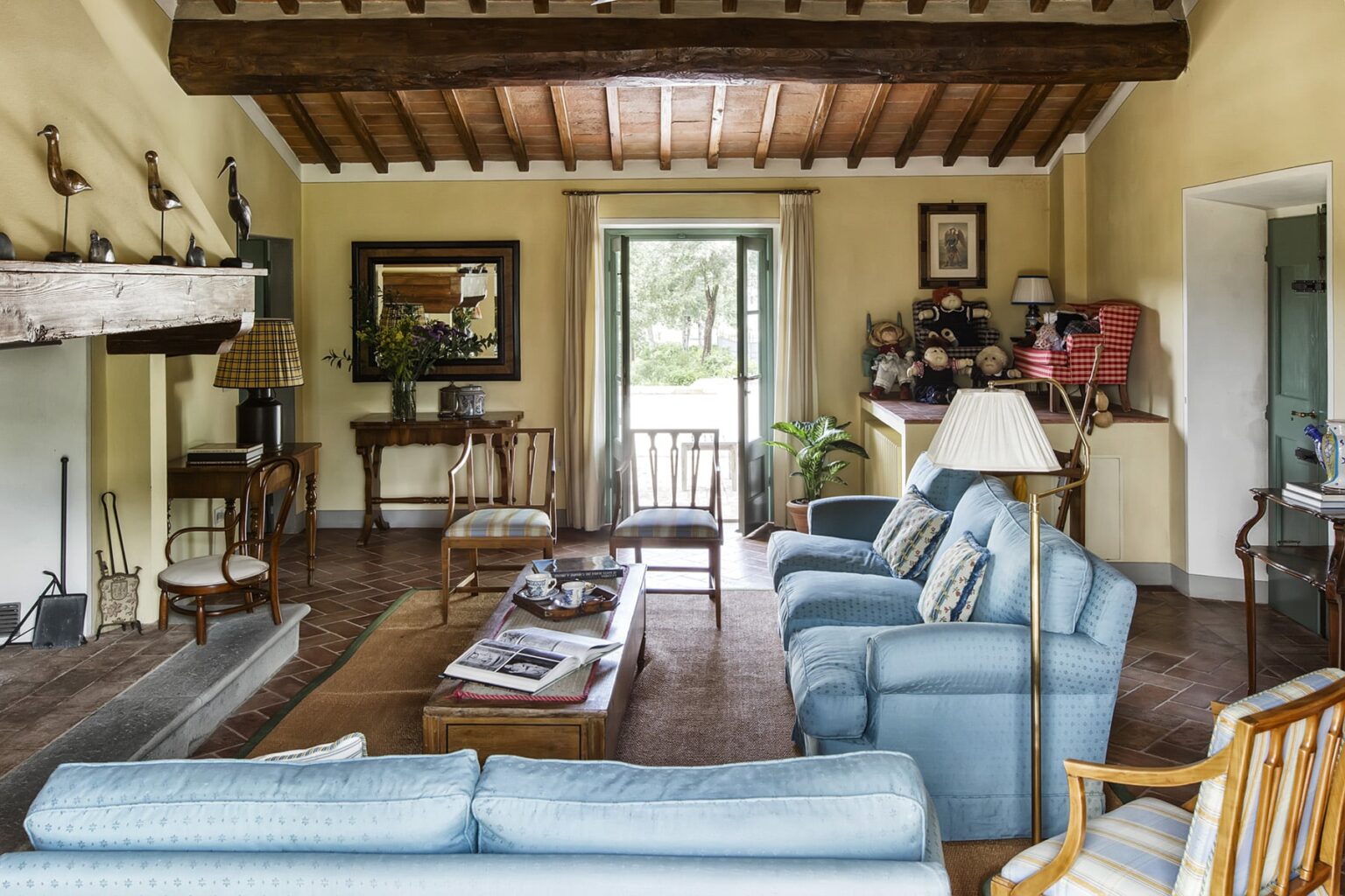 Florence Stylish Villa | Tuscany image 13 | Only on SopranoVillas