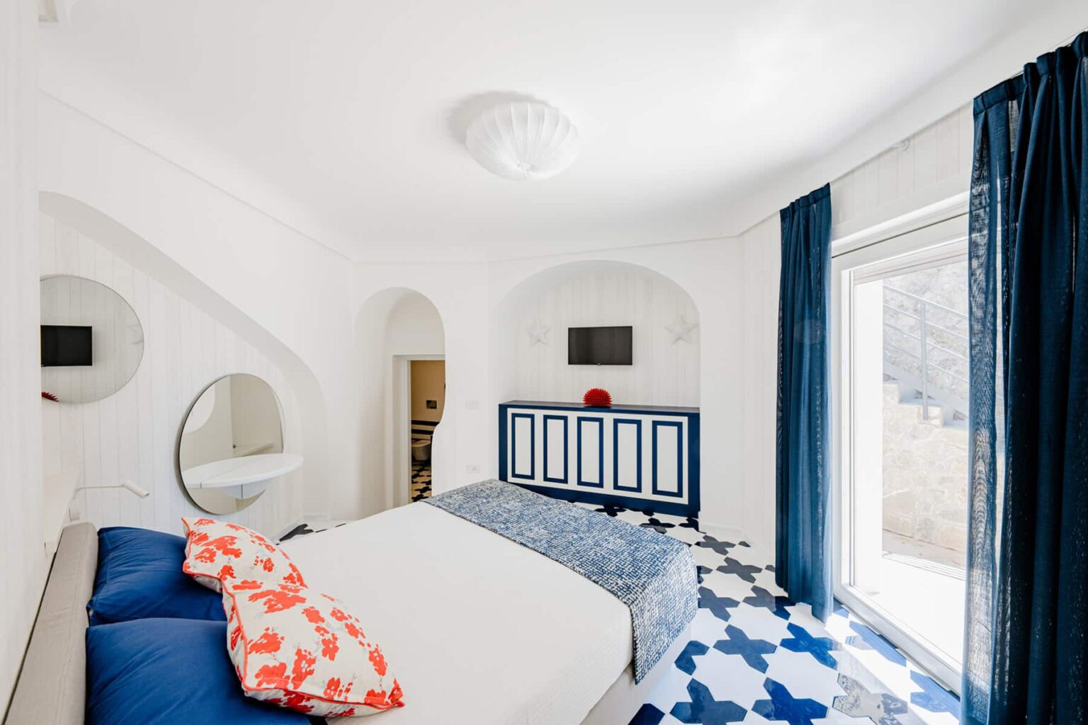 Maiori Seafront Beach Villa  | Amalfi Coast image 36 | Only on SopranoVillas