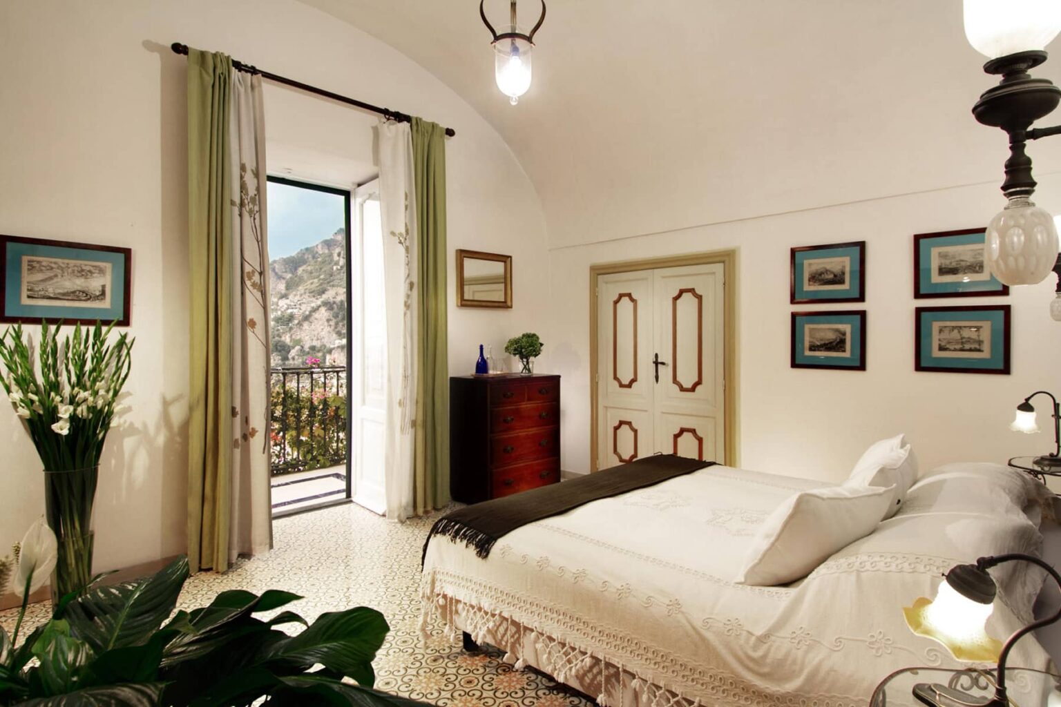 Positano Luxury Villa | Amalfi Coast image 23 | Only on SopranoVillas