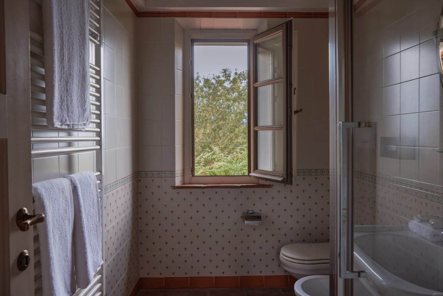 Pisa Villa With Heated Pool | Tuscany image 17 | Only on SopranoVillas