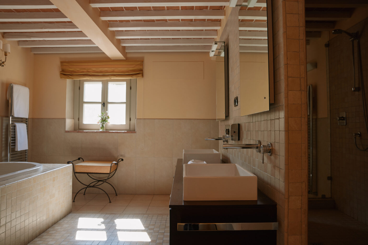 Pisa Luxury Swimming Pool Villa | Tuscany image 28 | Only on SopranoVillas