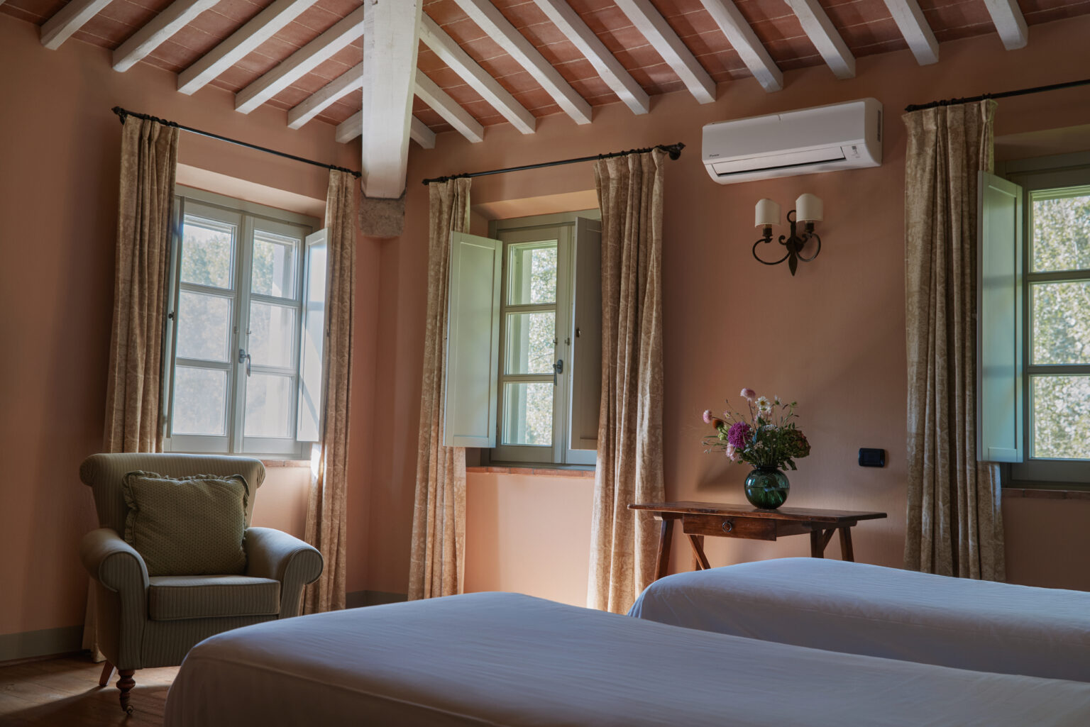 Pisa Luxury Swimming Pool Villa | Tuscany image 26 | Only on SopranoVillas