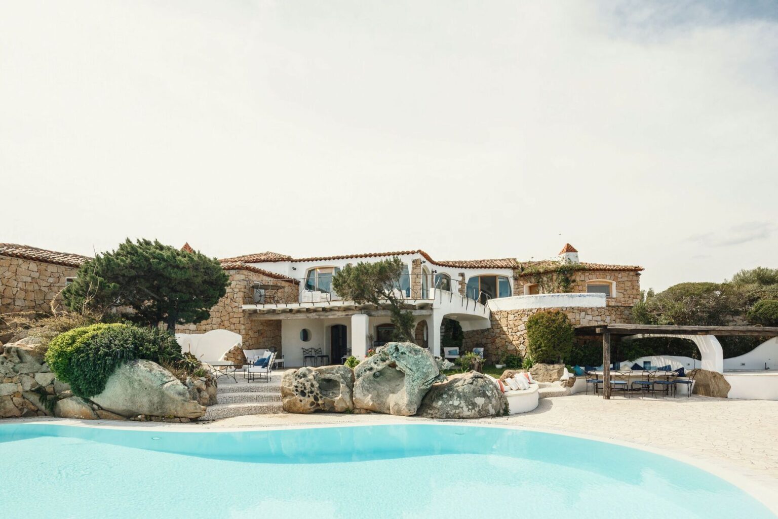 Costa Smeralda White Villa | Only on SopranoVillas