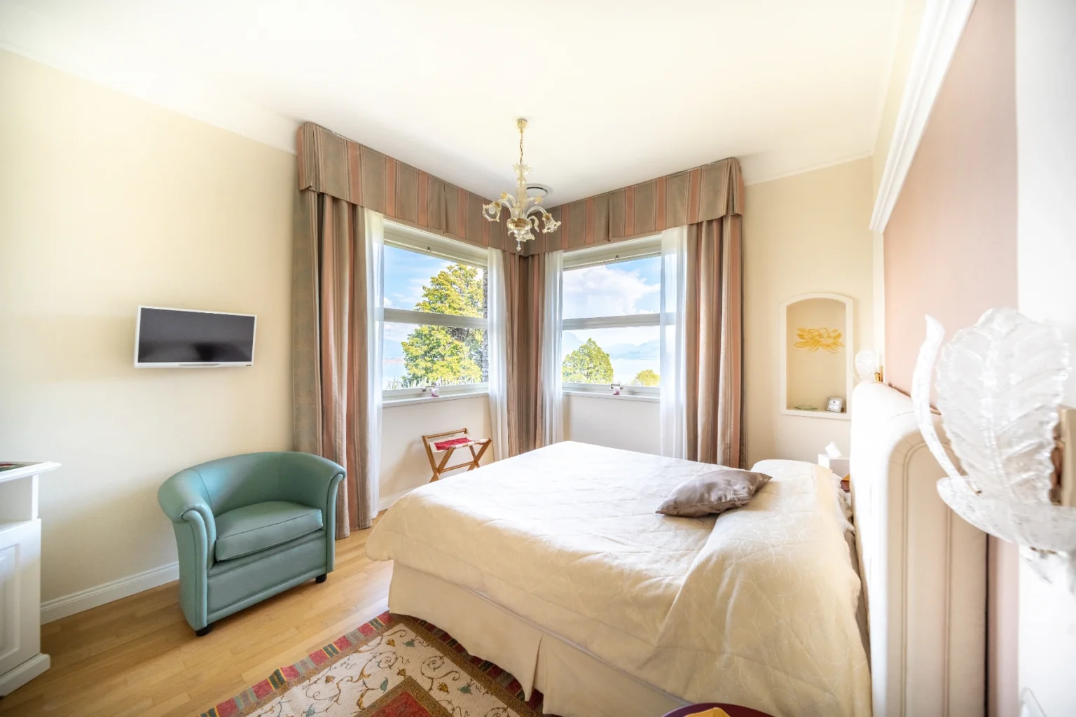 Borromean View Villa | Lake Maggiore image 18 | Only on SopranoVillas