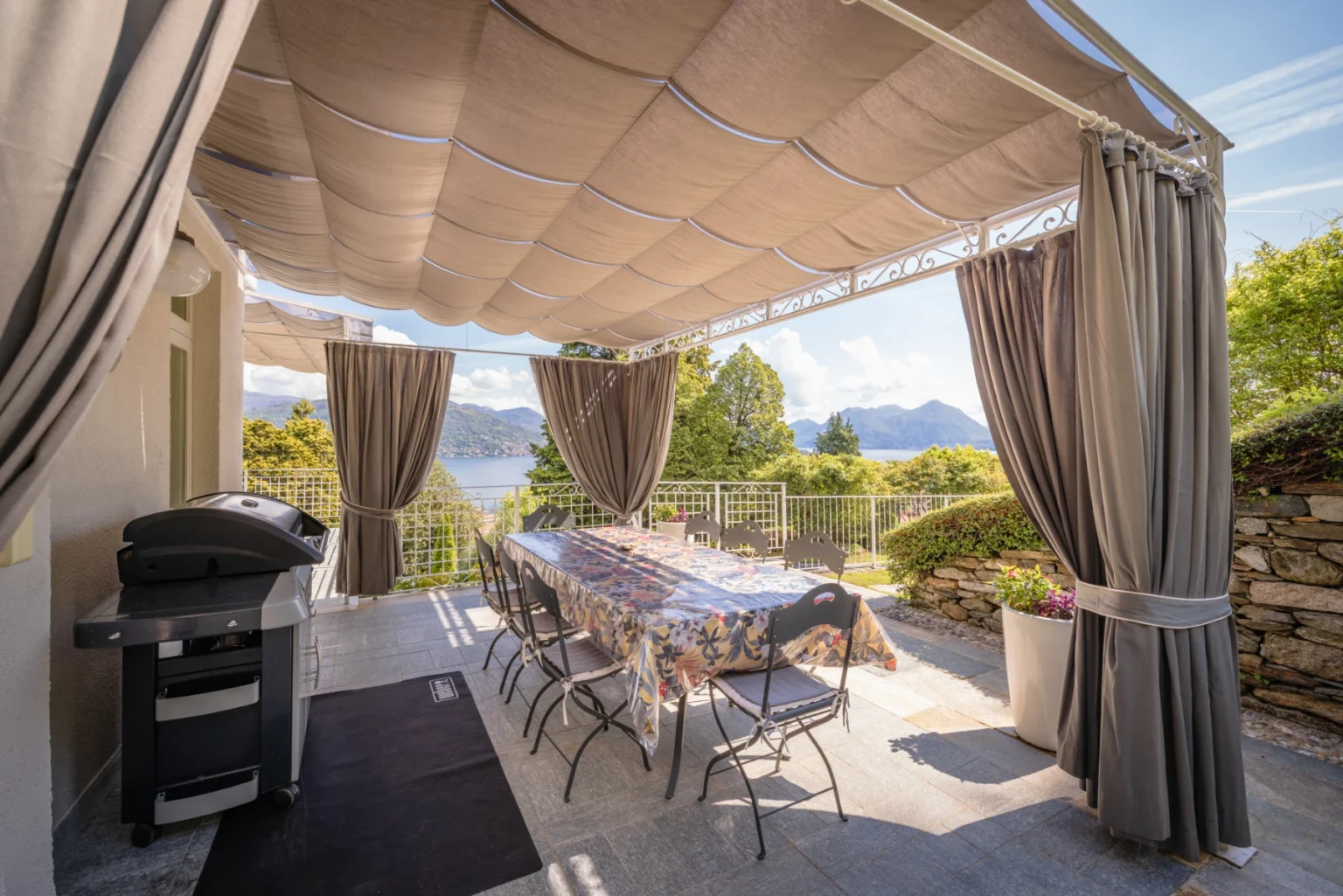 Borromean View Villa | Lake Maggiore image 7 | Only on SopranoVillas