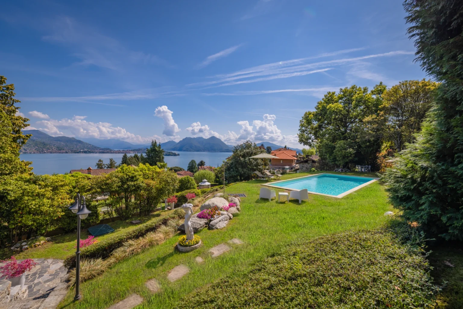 Borromean View Villa | Lake Maggiore image 3 | Only on SopranoVillas