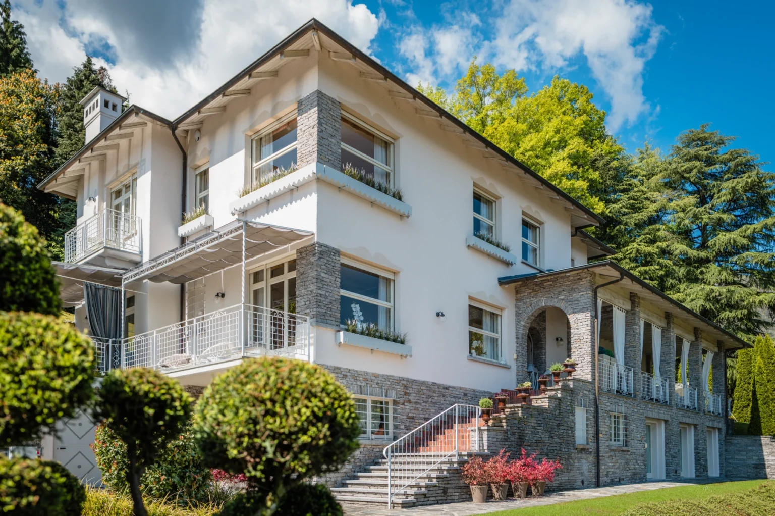 Borromean View Villa | Lake Maggiore image 4 | Only on SopranoVillas
