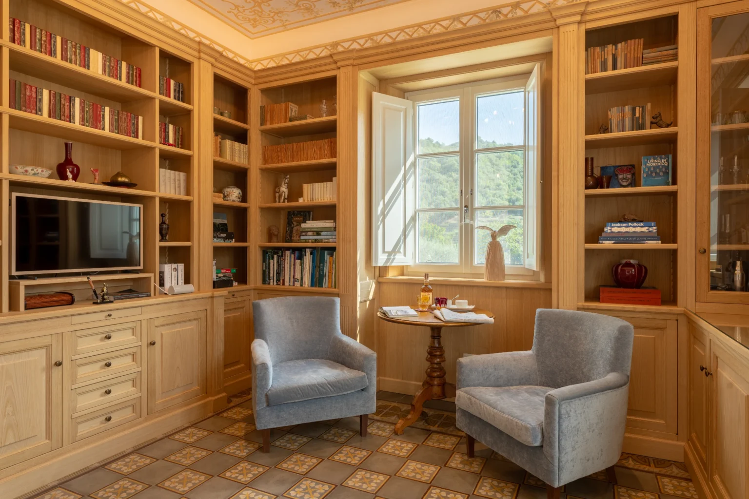 Villa Marie Grand Mansion | Tuscany image 8 | Only on SopranoVillas