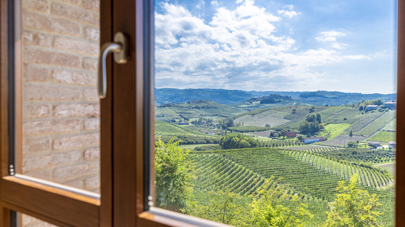 Alba Modern Villa | Northern Italy image 10 | Only on SopranoVillas