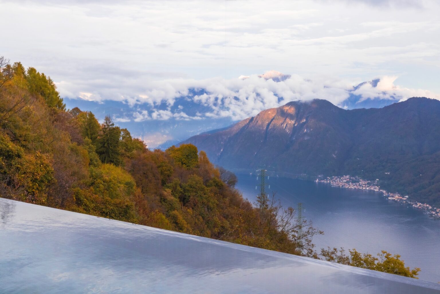 Art Nouveau Luxury Villa | Lake Como image 60 | Only on SopranoVillas