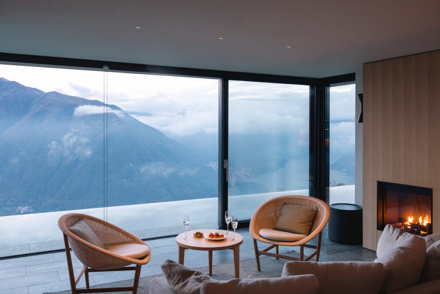 Art Nouveau Luxury Villa | Lake Como image 6 | Only on SopranoVillas