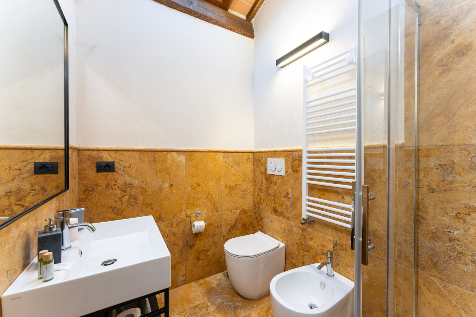 Cortona Luxury Villa | Tuscany image 38 | Only on SopranoVillas