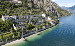 Lakefront Romantic Villa
