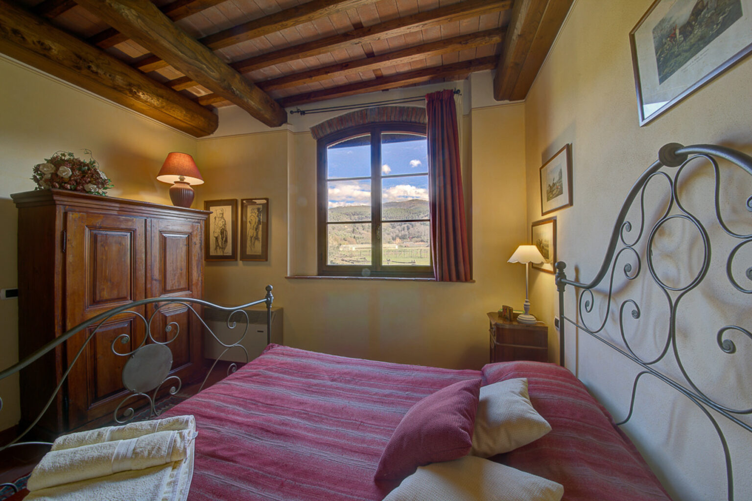 Lucca Elegant Villa | Tuscany image 15 | Only on SopranoVillas