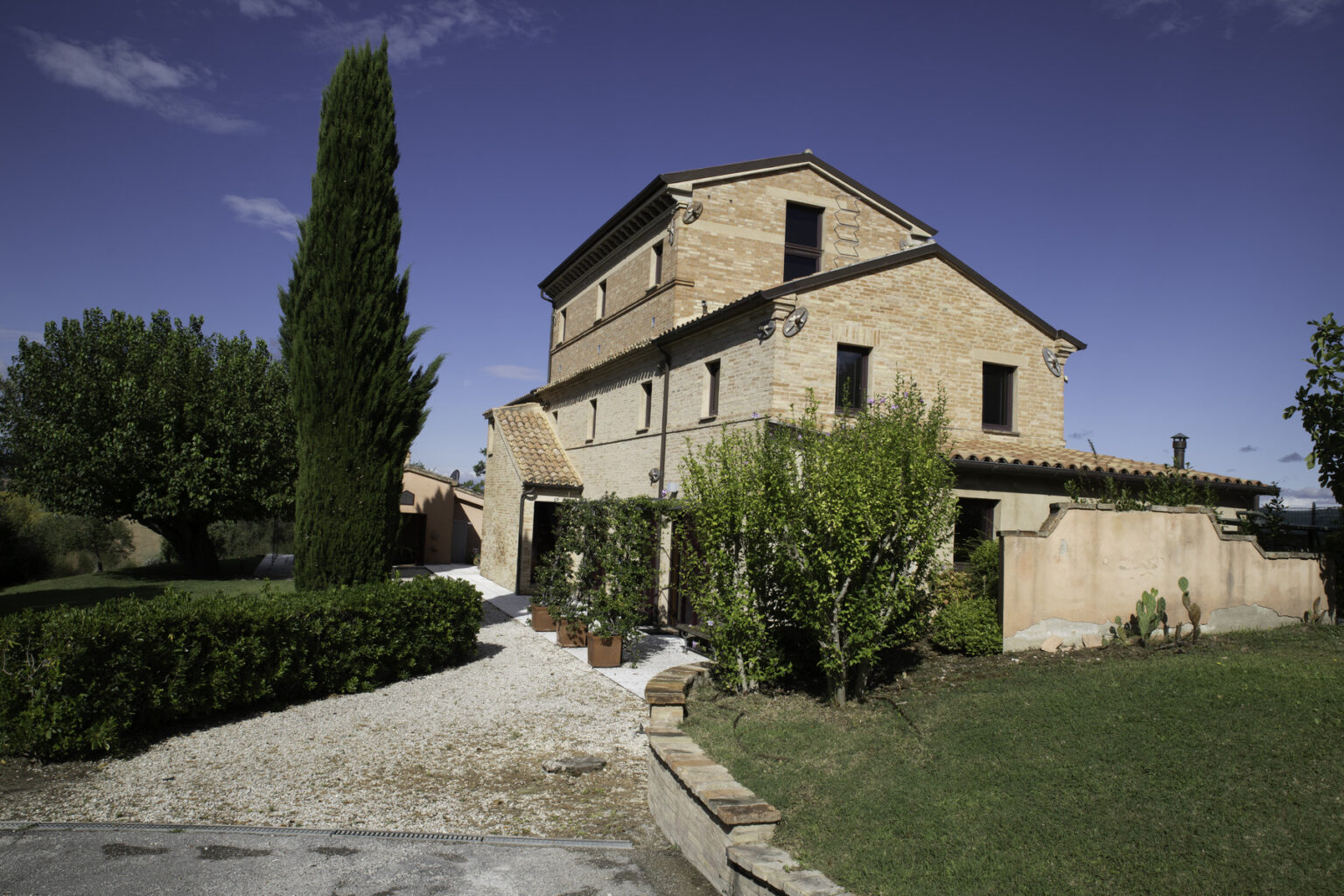 Ancona Modern Villa | Le Marche image 11 | Only on SopranoVillas
