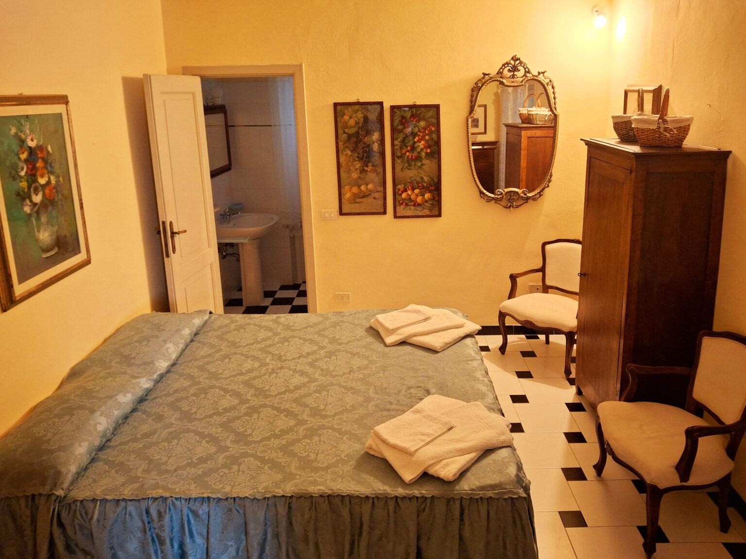 La Magione Classic Villa | Tuscany image 25 | Only on SopranoVillas