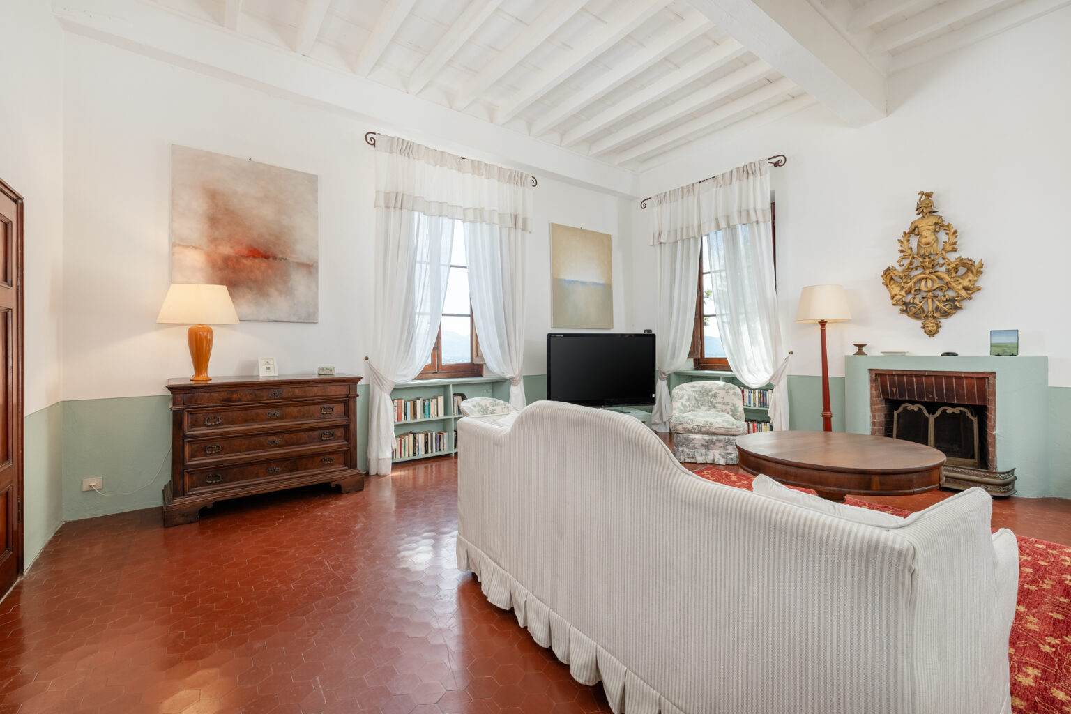 Bernardini Grand Villa | Tuscany image 13 | Only on SopranoVillas