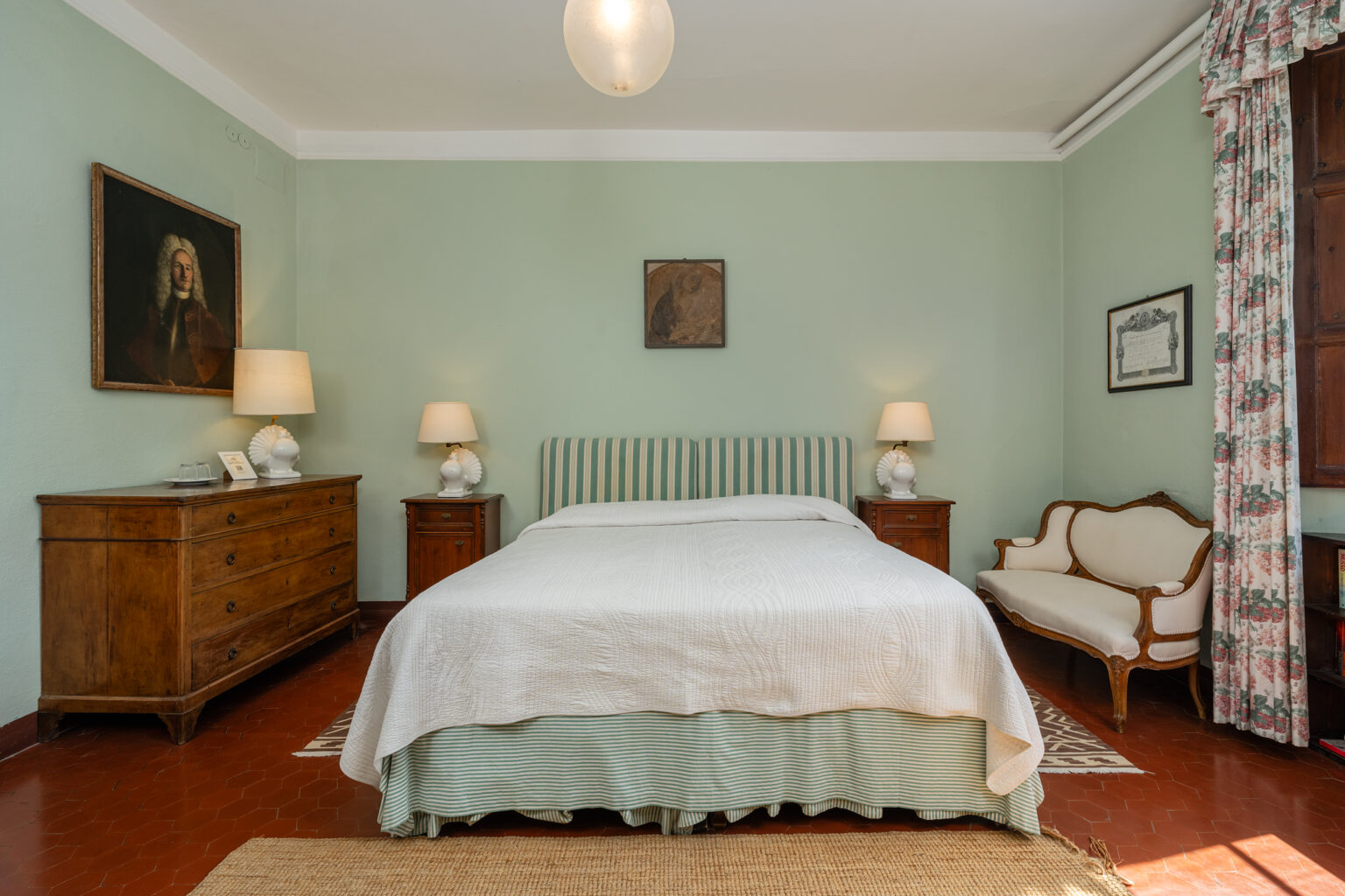 Bernardini Grand Villa | Tuscany image 32 | Only on SopranoVillas