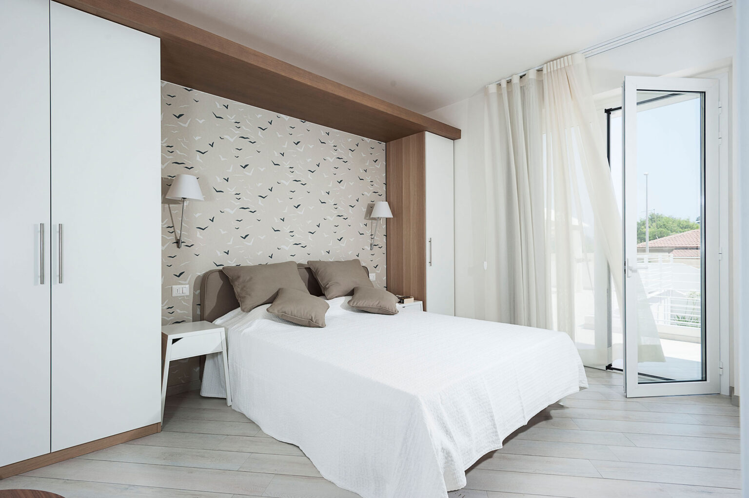 Contemporary Seafront Villa | Sicily image 23 | Only on SopranoVillas