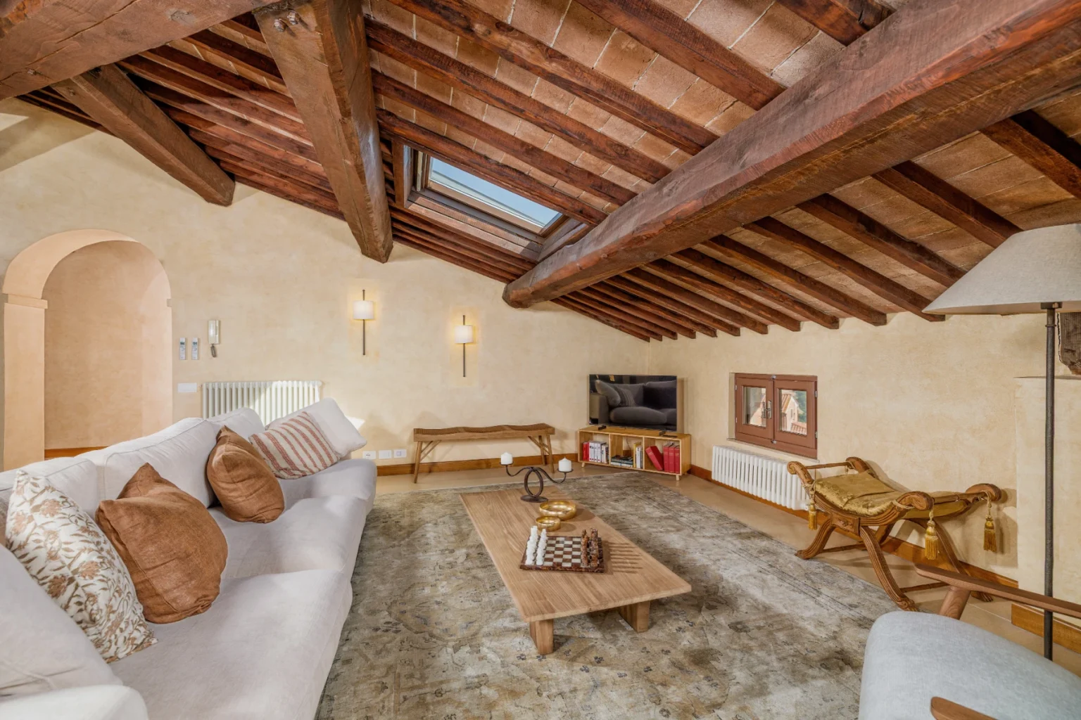 Olive Grove Luxurious Getaway | Tuscany image 27 | Only on SopranoVillas
