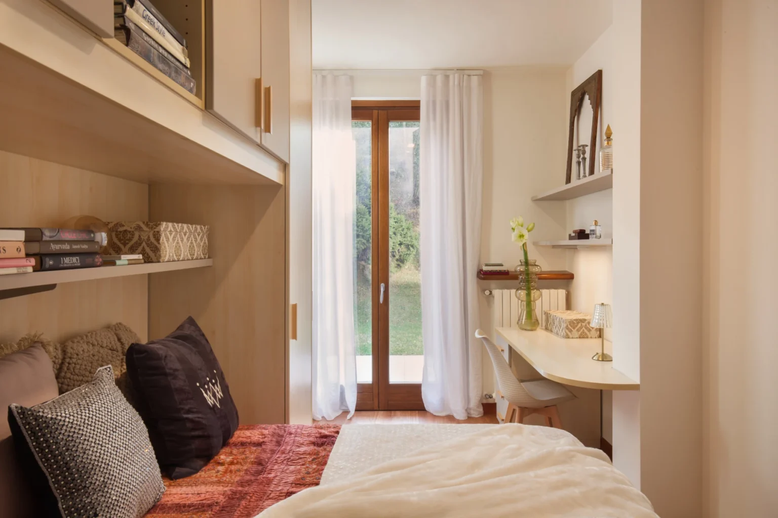 Contemporary Lakeview Villa | Lake Garda image 36 | Only on SopranoVillas