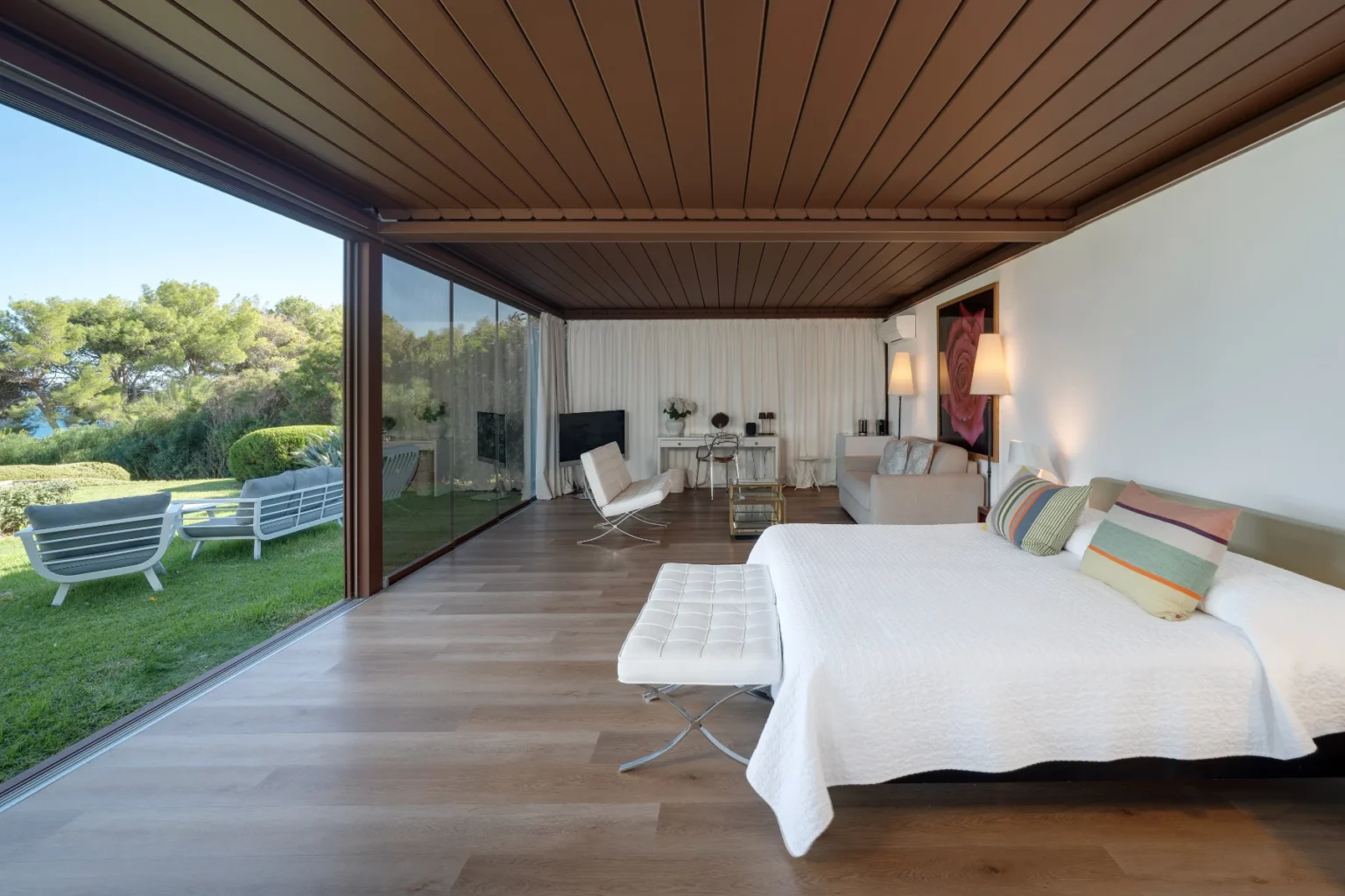 Designer Beachfront Villa | Costa Smeralda image 21 | Only on SopranoVillas