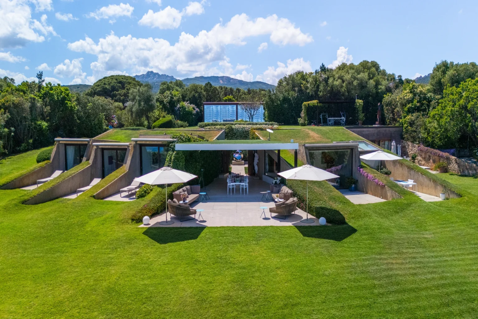 Designer Beachfront Villa | Costa Smeralda image 5 | Only on SopranoVillas