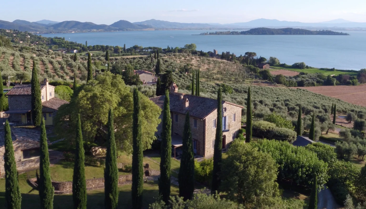 Lake Trasimeno Enchanting Farmhouse | Umbria image 44 | Only on SopranoVillas
