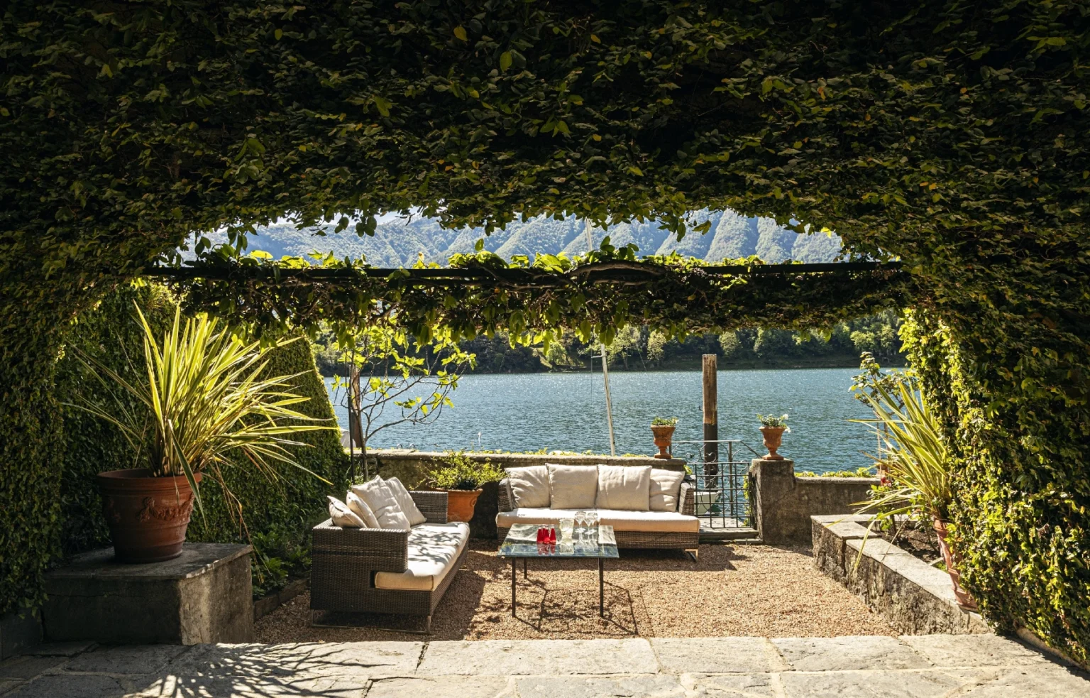 Waterfront Elegant Villa | Lake Como image 1 | Only on SopranoVillas