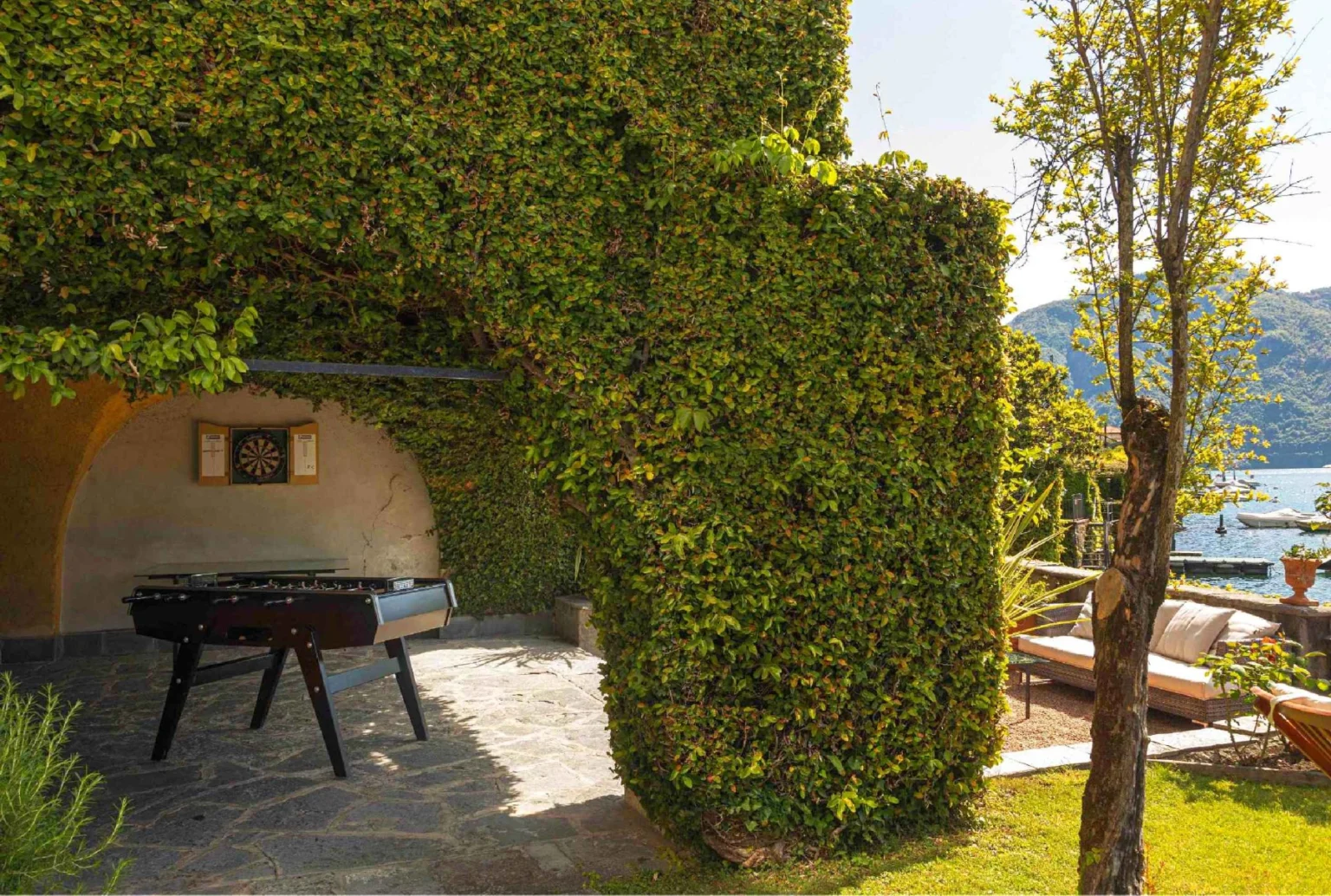 Waterfront Elegant Villa | Lake Como image 7 | Only on SopranoVillas