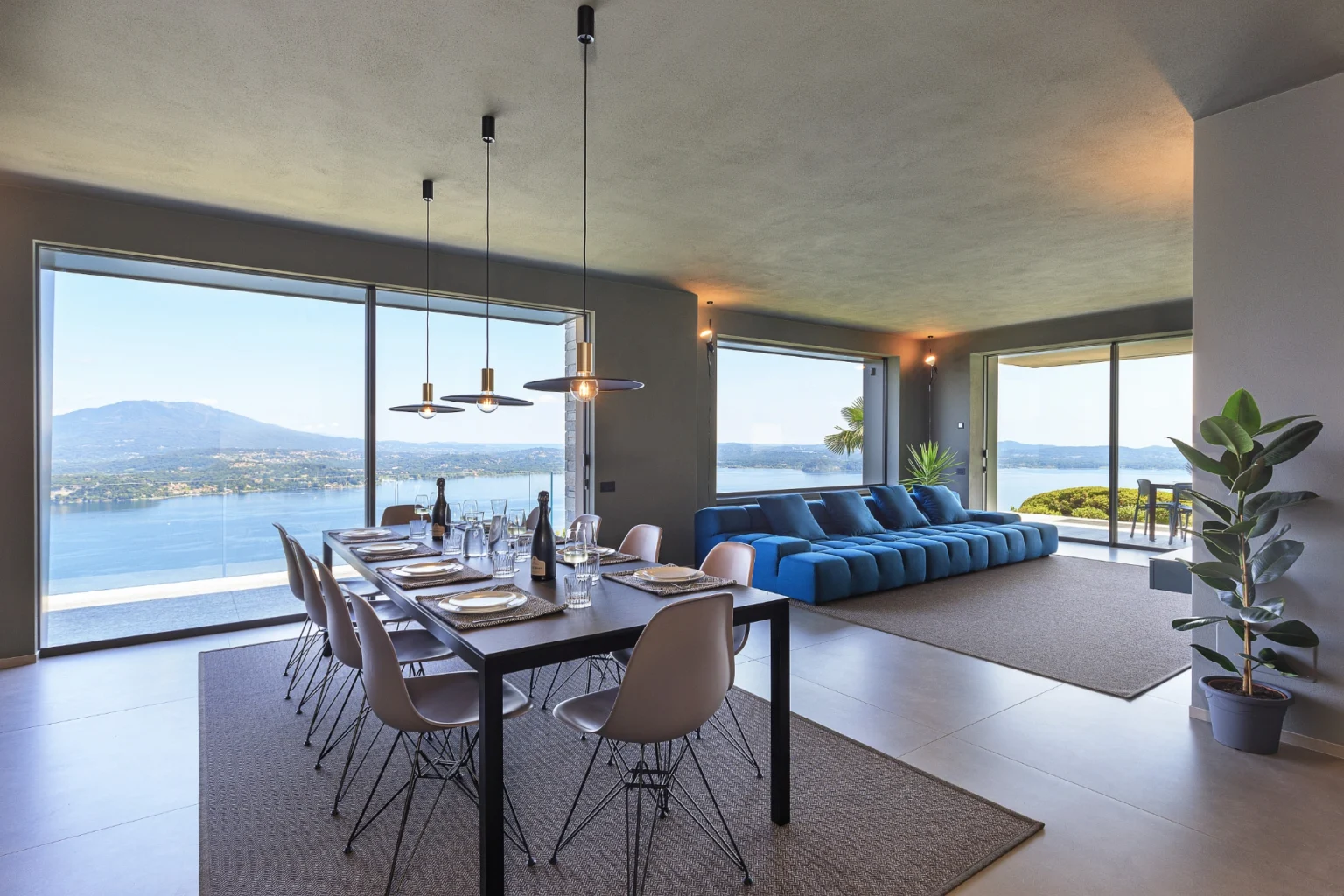 Modern Lakeview Villa | Lake Maggiore image 12 | Only on SopranoVillas