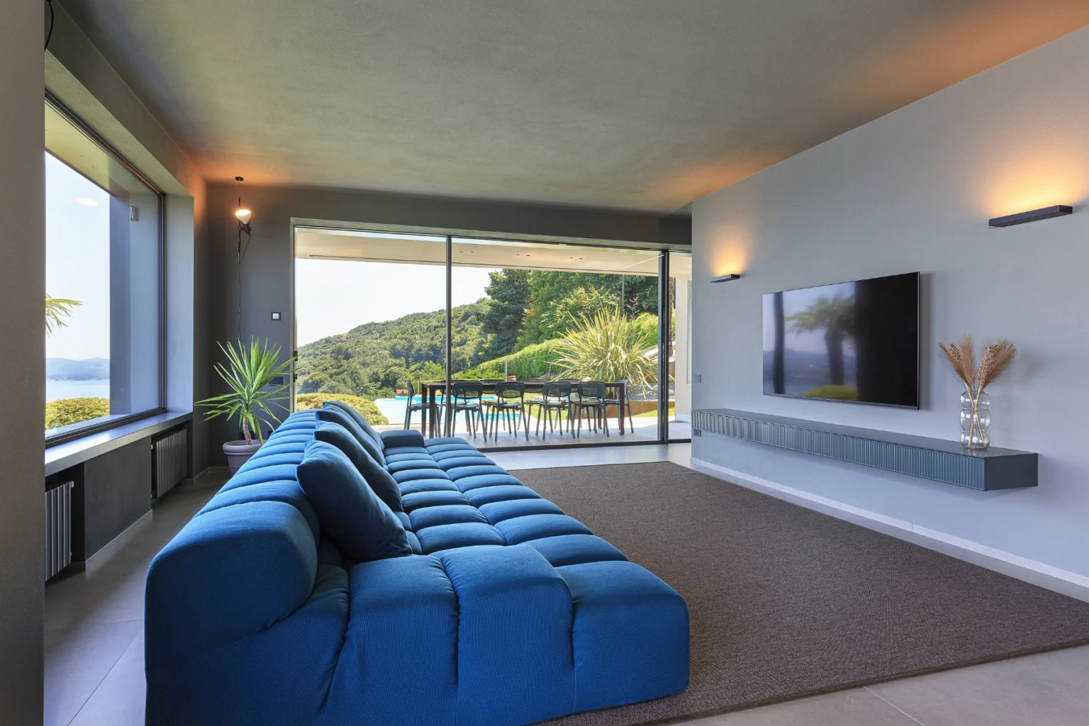 Modern Lakeview Villa | Lake Maggiore image 13 | Only on SopranoVillas