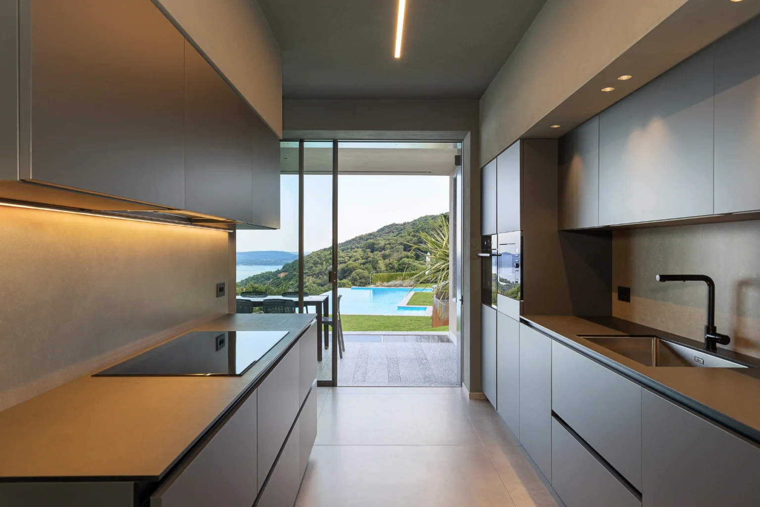 Modern Lakeview Villa | Lake Maggiore image 17 | Only on SopranoVillas