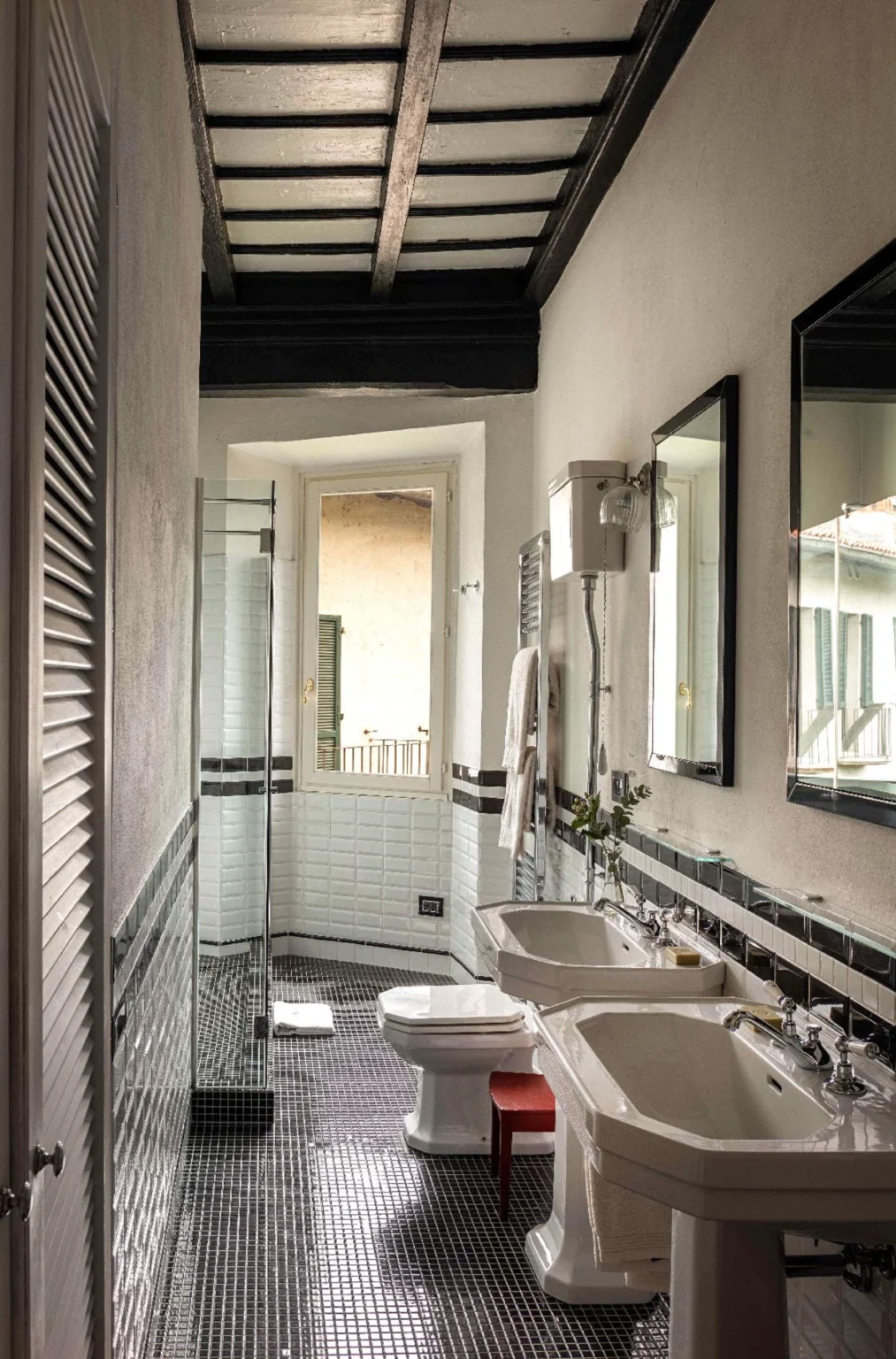 Waterfront Elegant Villa | Lake Como image 20 | Only on SopranoVillas